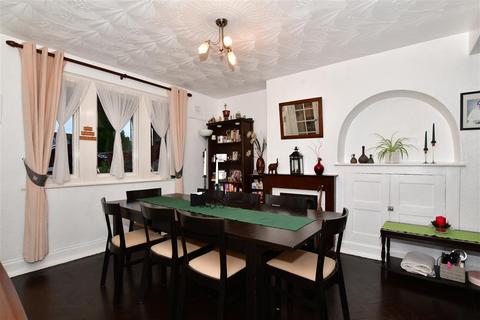 58 Jubilee Crescent, Gravesend, DA12 4JF