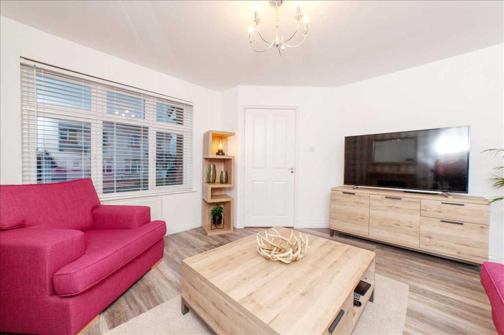 Mornington Grove, Blackwood 3 bed semidetached house £139,995