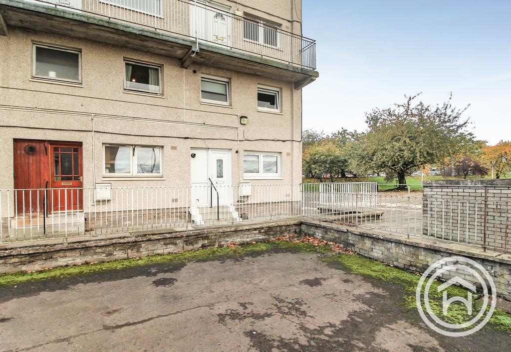 Main Street, Cambuslang, Glasgow, G72 2 bed flat £60,000
