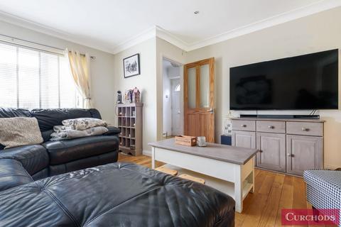 16 Ashurst Drive, Shepperton, TW17 0JL