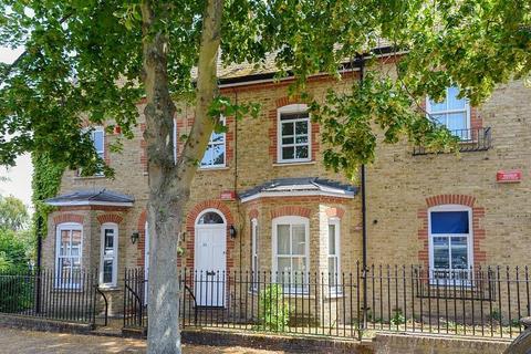 64 Roper Road, Canterbury, CT2 7RS