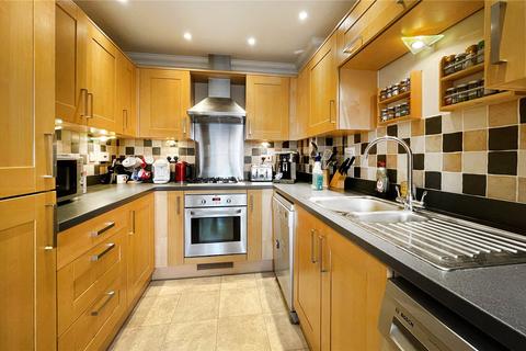 7 Aspen Close, Littlehampton, BN17 6GD