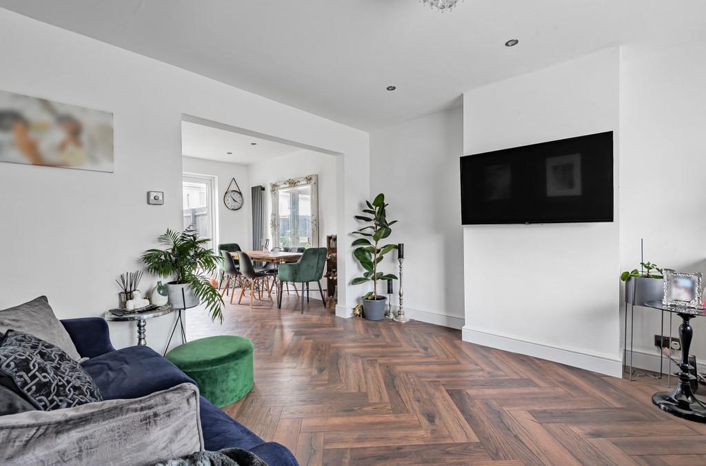 Woodcroft, London, SE9 4 bed end of terrace house £475,000