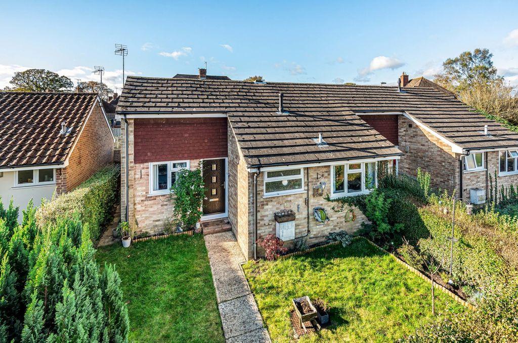 Burney Bit, Pamber Heath, Tadley RG26 3TW 2 bed semidetached bungalow