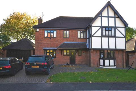 4 bedroom detached house to rent, Northfield, Nursery Road, Loughton, IG10