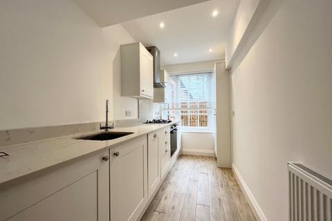 1 bedroom flat to rent, High Street, Henley-in-Arden, B95