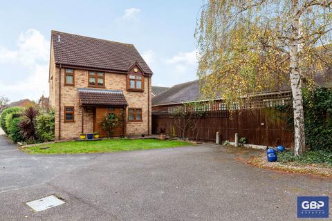 3 Sydenham Close, Romford, RM1 4HN