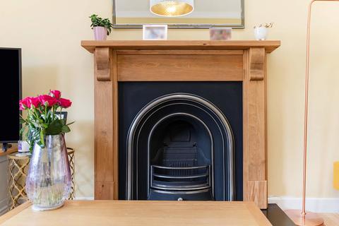 2/3, 22 Exeter Drive, Glasgow, G11 7UX