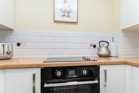 2/3, 22 Exeter Drive, Glasgow, G11 7UX