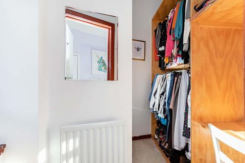 2/3, 22 Exeter Drive, Glasgow, G11 7UX