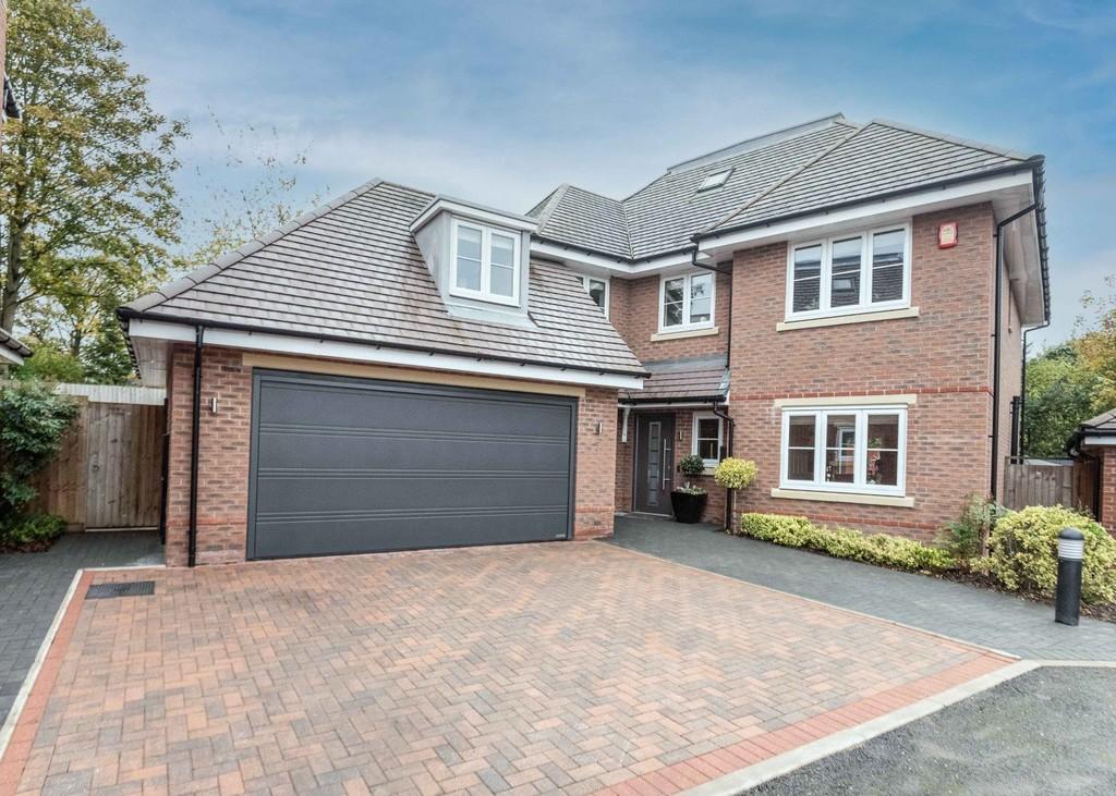 Royal Park Close, Four Oaks 6 bed detached house £875,000