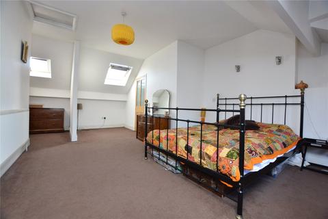 22 Roundhay View, Leeds, LS8 4DX