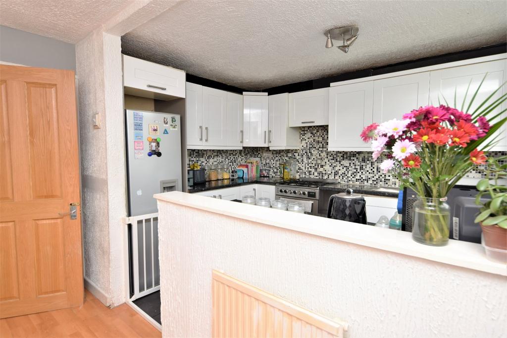 Eagle Way, Shoeburyness, Essex, SS3 3 bed terraced house £230,000