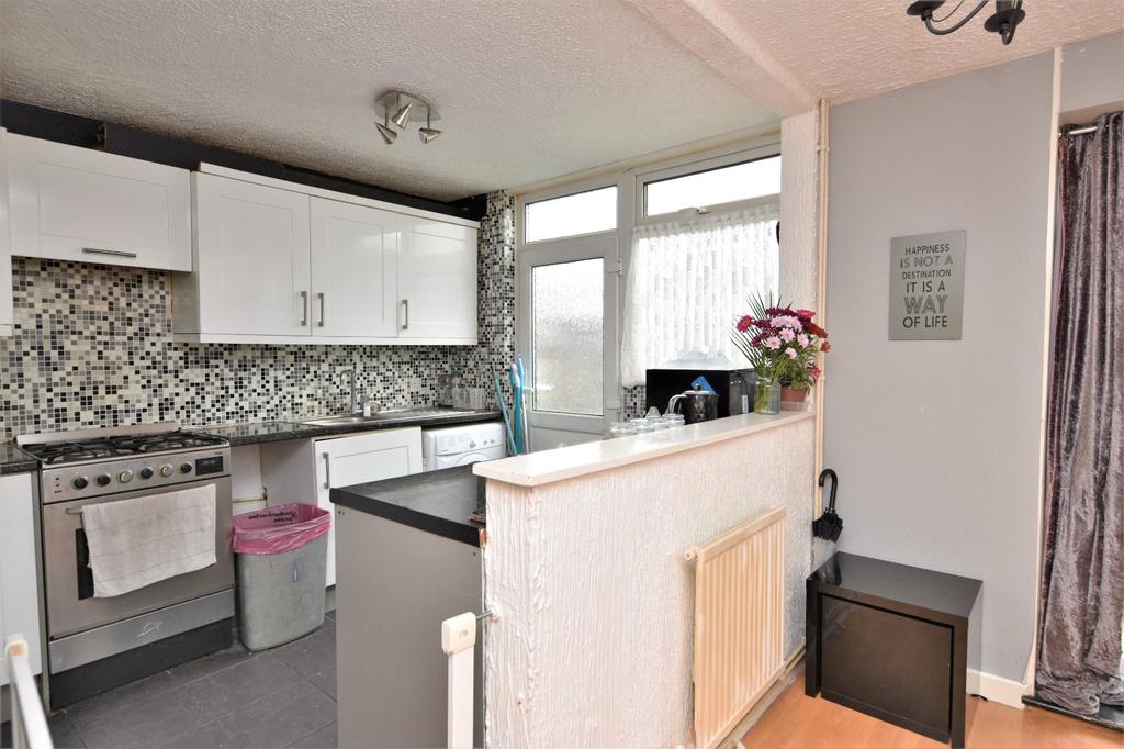 Eagle Way, Shoeburyness, Essex, SS3 3 bed terraced house £230,000