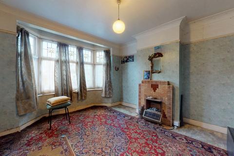 14 Oxford Close, London, N9 0NB