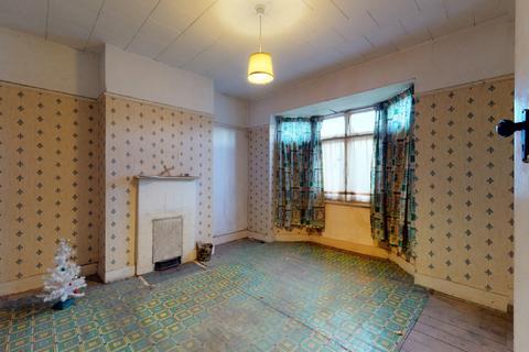14 Oxford Close, London, N9 0NB