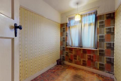 14 Oxford Close, London, N9 0NB