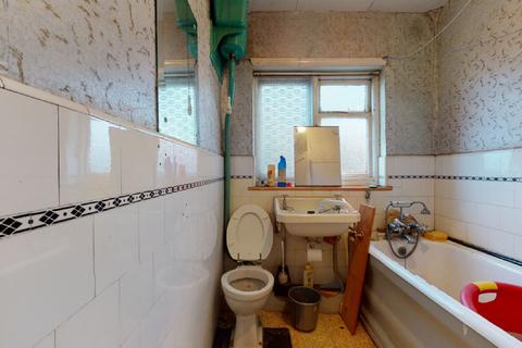 14 Oxford Close, London, N9 0NB