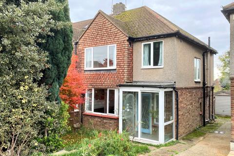 41 Wroxham Gardens, Potters Bar, EN6 3DJ