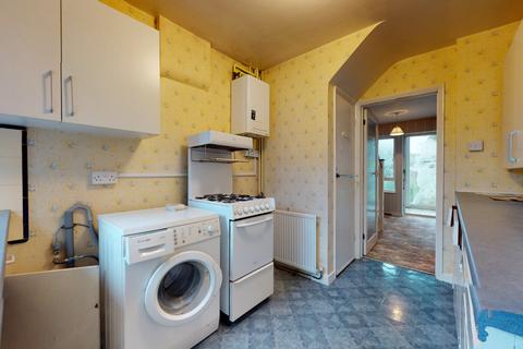 41 Wroxham Gardens, Potters Bar, EN6 3DJ