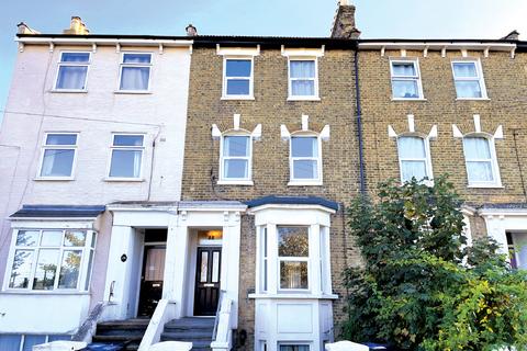 Flat 2, 22 Dagnall Park, London, SE25 5PL