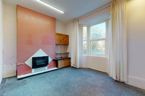 Flat 2, 22 Dagnall Park, London, SE25 5PL