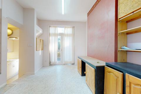 Flat 2, 22 Dagnall Park, London, SE25 5PL