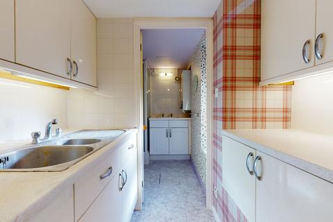 Flat 2, 22 Dagnall Park, London, SE25 5PL