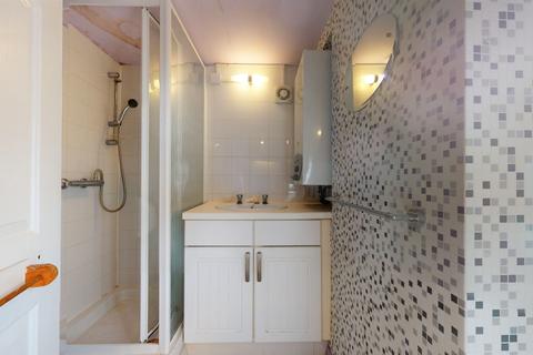 Flat 2, 22 Dagnall Park, London, SE25 5PL