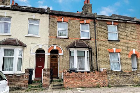 3 Braemar Road, Brentford, TW8 0NR
