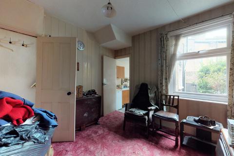 3 Braemar Road, Brentford, TW8 0NR