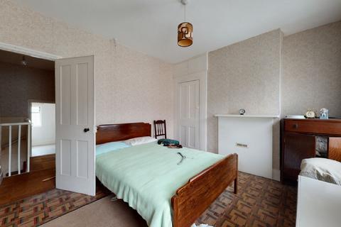 3 Braemar Road, Brentford, TW8 0NR