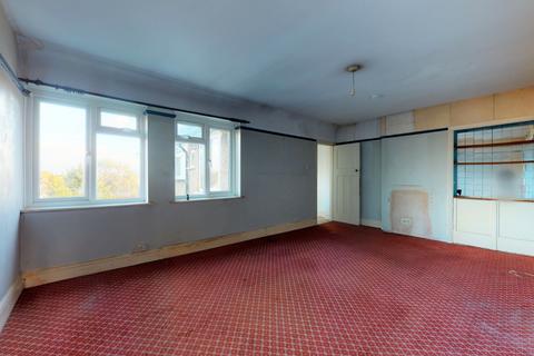 21 Ferndown, Northwood, HA6 1PQ