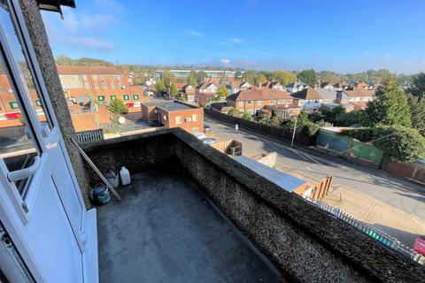 21 Ferndown, Northwood, HA6 1PQ