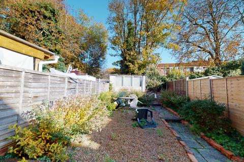 26 Stanley Grove, Croydon, CR0 3QU