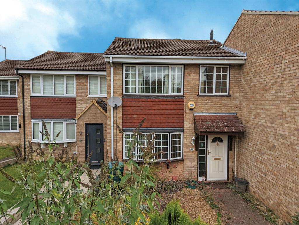 72 Elstree Road, Hemel Hempstead... 3 bed terraced house £175,000