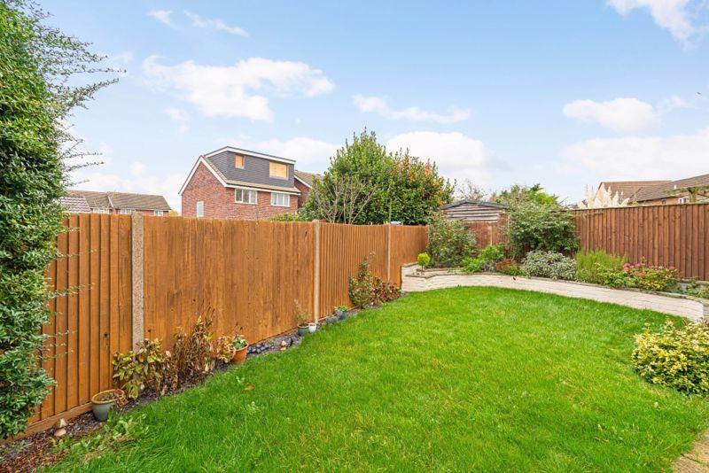 Lyneham Road, Bicester 2 bed terraced house £280,000