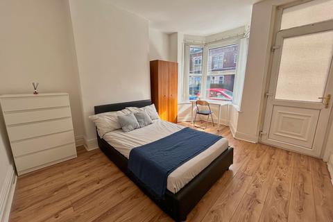 5 bedroom house share to rent, 18 Denham Road, Ecclesall