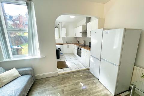 5 bedroom house share to rent, 28 Denham Road, Ecclesall