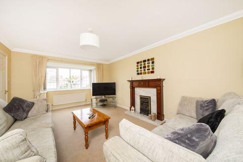 15 Hambleton Garth, Easingwold, York, YO61 3EY
