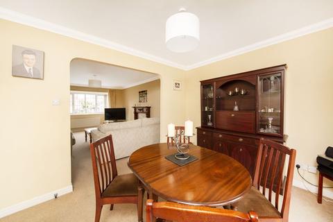 15 Hambleton Garth, Easingwold, York, YO61 3EY