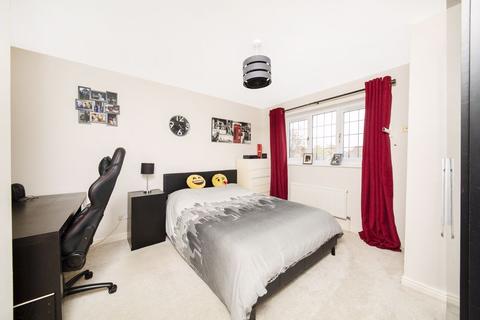 15 Hambleton Garth, Easingwold, York, YO61 3EY