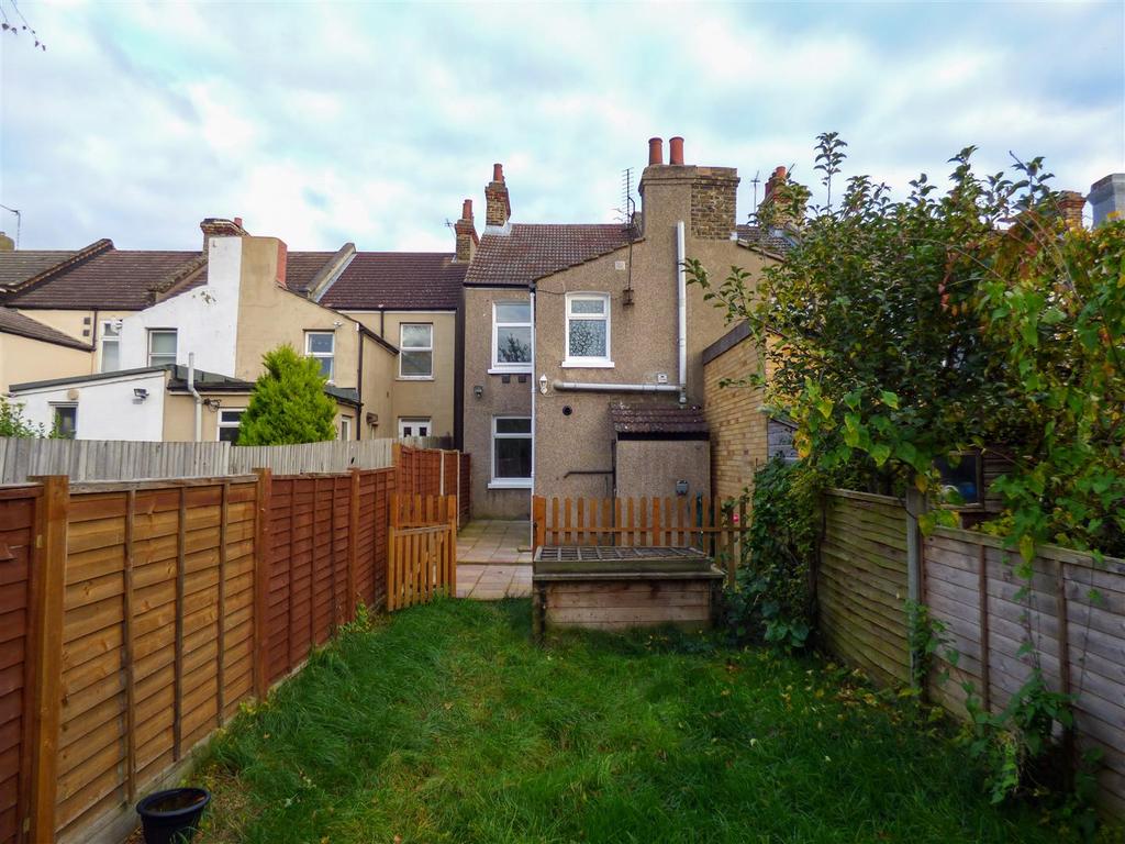 Springhead Road, Northfleet, Gravesend 2 bed house £275,000