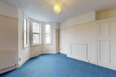 84 Linden Crescent, Folkestone, CT19 5SD