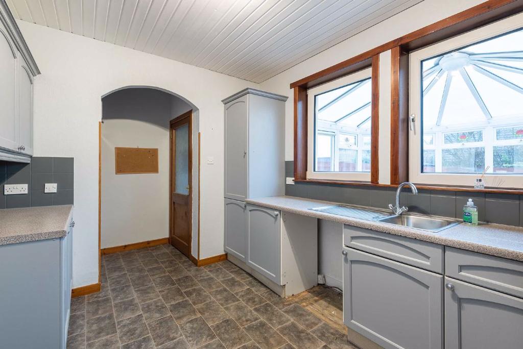Cairnview Place, Laurencekirk 3 bed terraced house £150,000