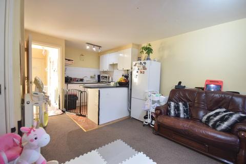 6 Wesley Court, Rothwell, Kettering, NN14 6FZ