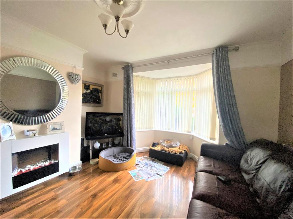Gorse Rise, Grantham 3 bed semidetached house £175,000
