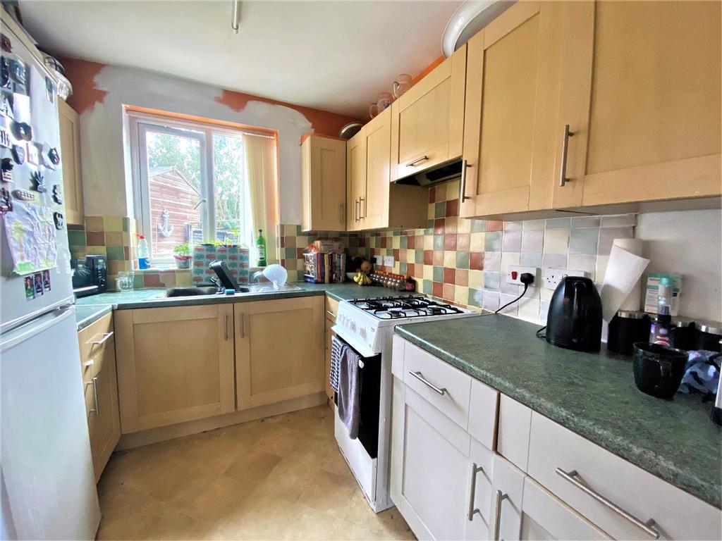 Gorse Rise, Grantham 3 bed semidetached house £175,000