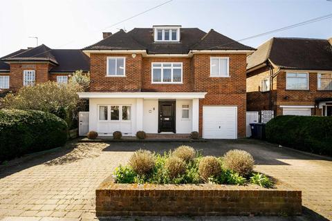8 Amberden Avenue, London, N3 3BJ