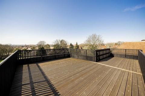 8 Amberden Avenue, London, N3 3BJ